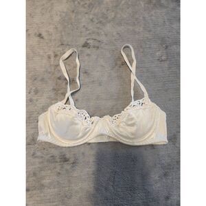 VINTAGE OLGA 32811 White SATIN EMBROIDERED LACE EDGINGS PETITE PADDED BRA 36AA